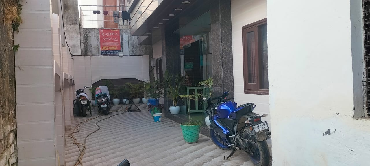 Hotel Shree Radha niwas upper bazar katra img