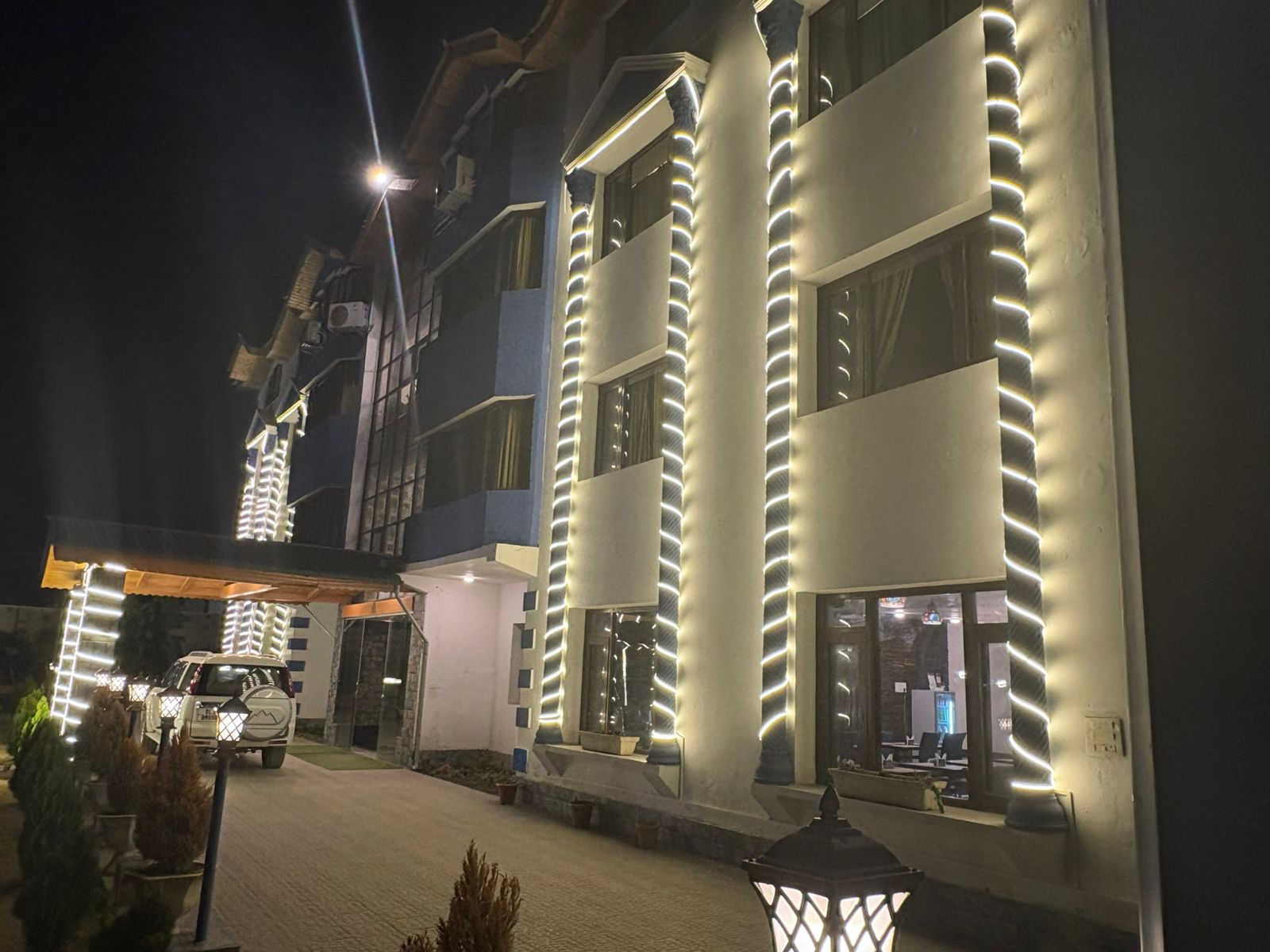 Kashmir Holiday Resort img