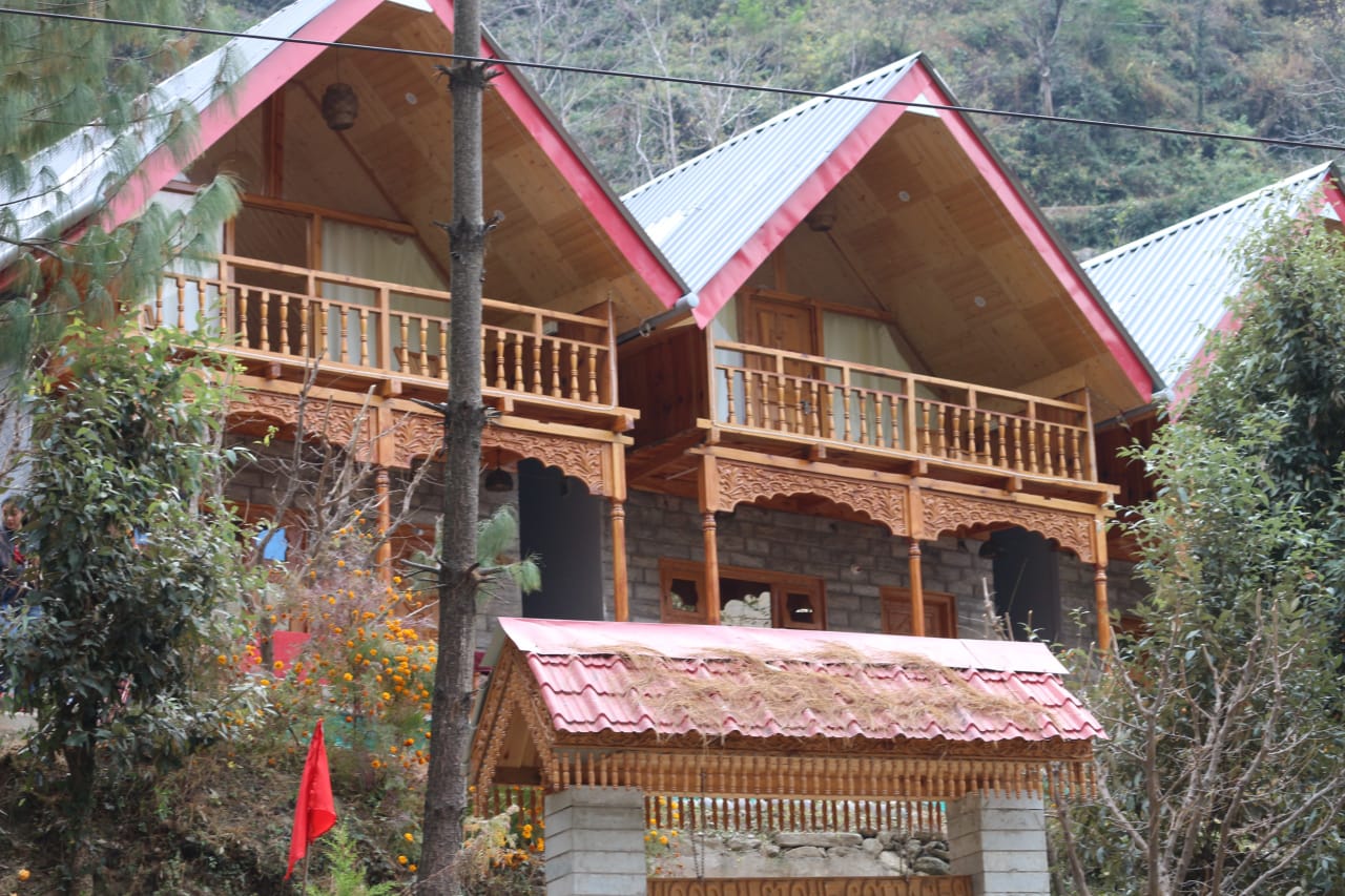wooden stone cottage img